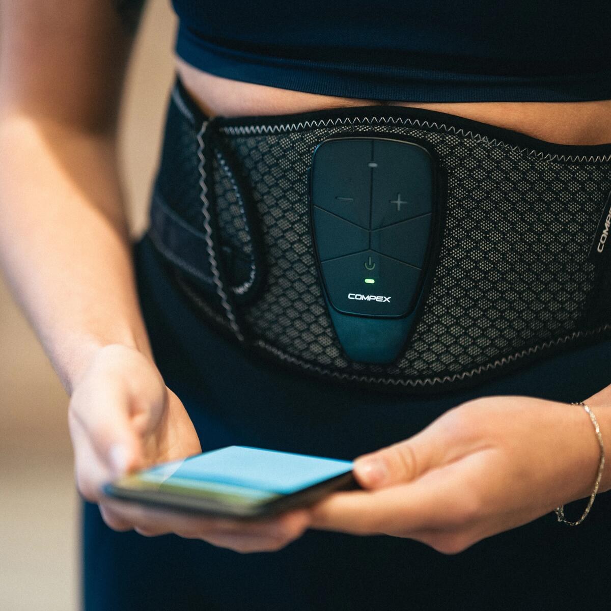 Uporaba aplikacije Compex CoreBelt: telefon in EMS pas okoli trebuha