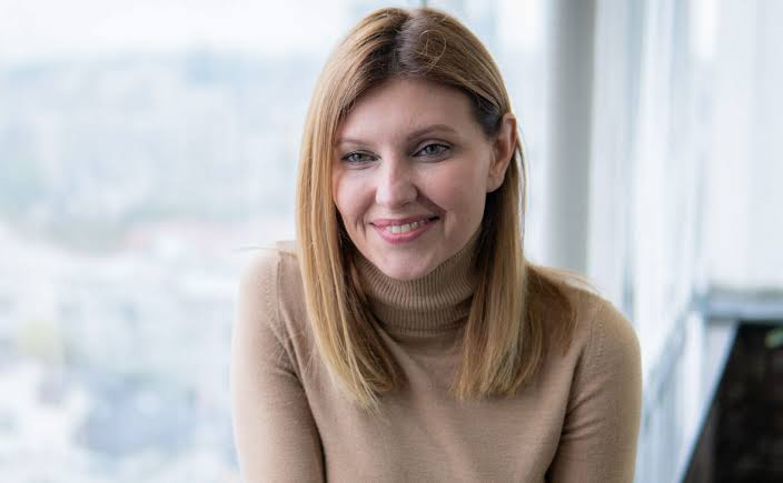 Nina K., avtorica članka